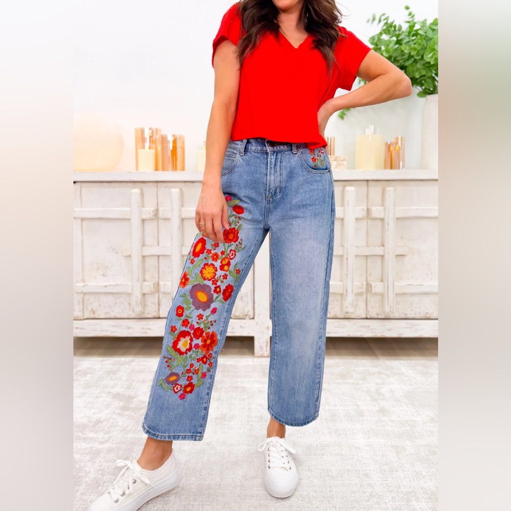 NWT Embroidered Red Floral Wide-Leg Jeans Size M (26)